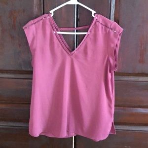 Blouse with cutout accent